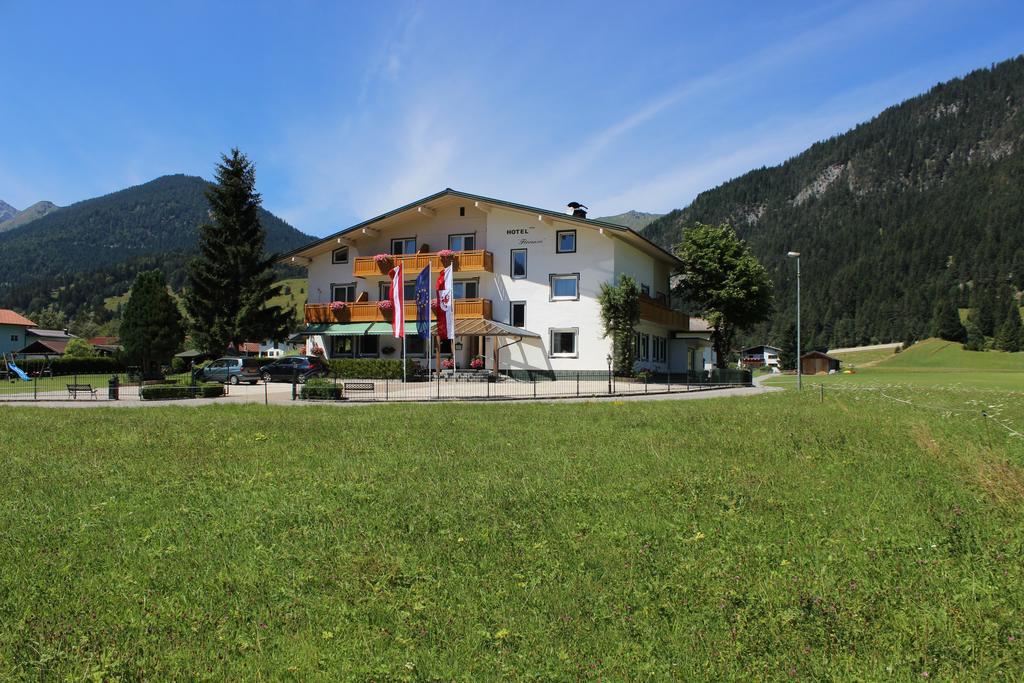 Naturparkhotel Florence Weissenbach am Lech Eksteriør billede