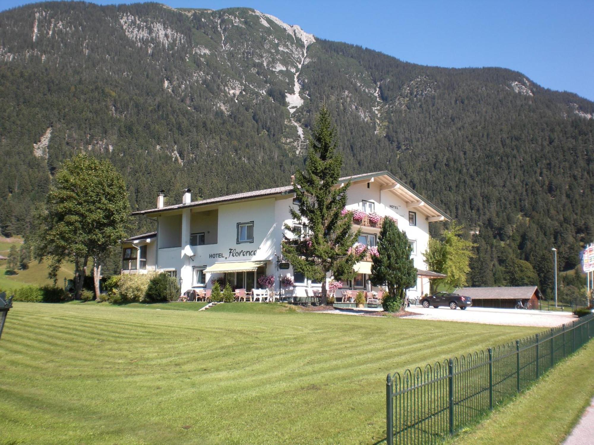 Naturparkhotel Florence Weissenbach am Lech Eksteriør billede